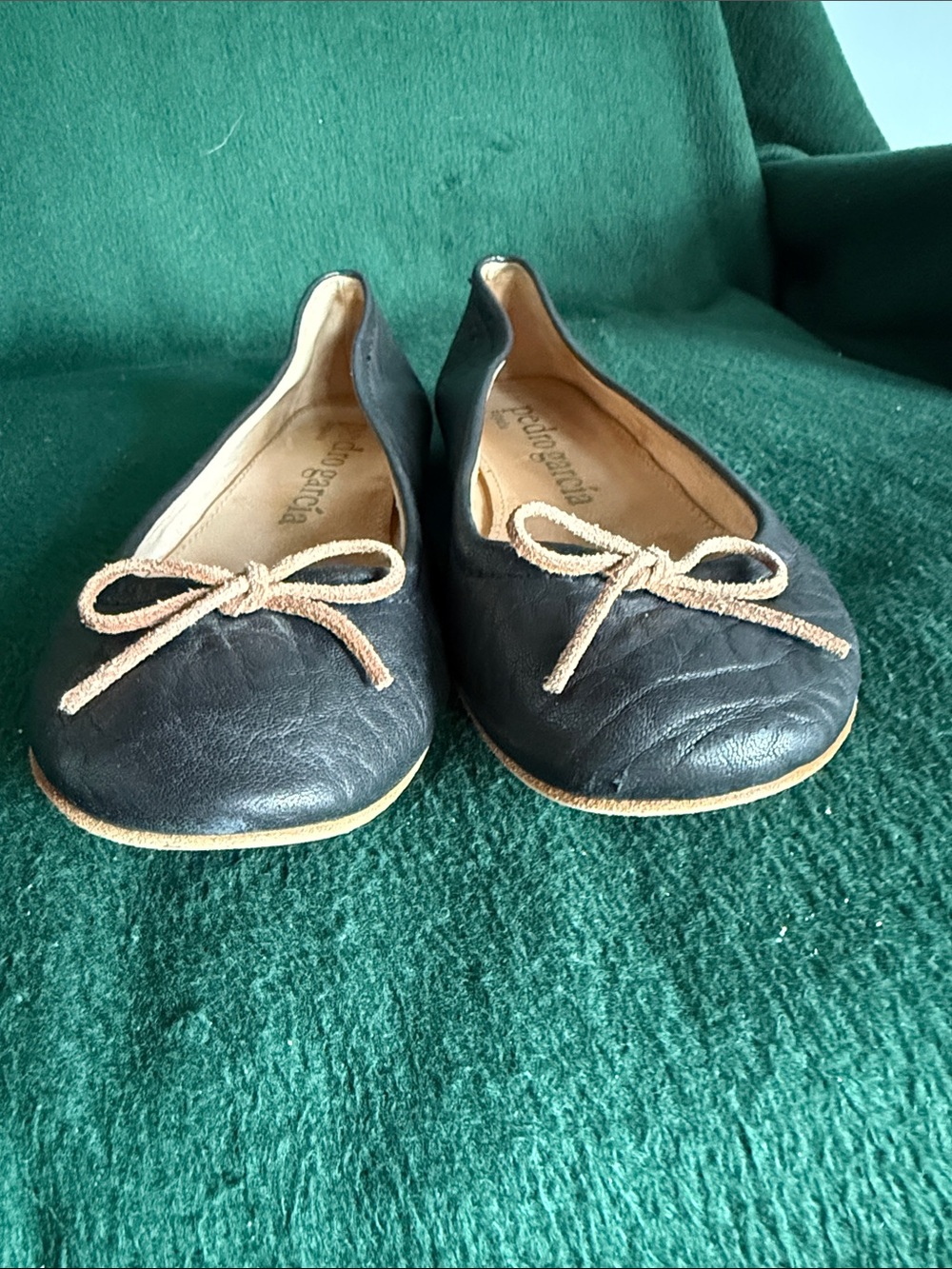 Pedro Garcia Black Leather Ballet Flats with Tan Bow Accent - Picture 6 of 6